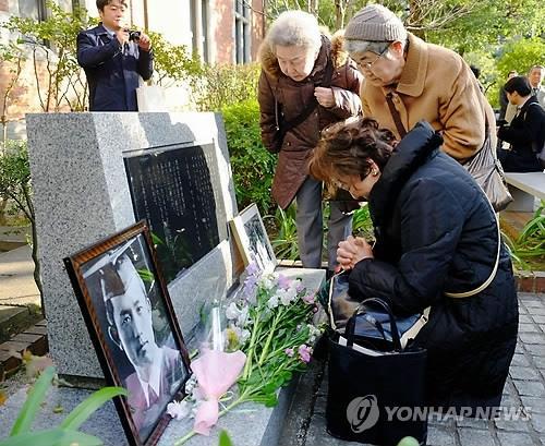 詩人尹東柱しのぶ献花式　１１日に京都・同志社大で＝３年ぶり講演会も