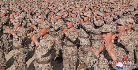 북한의 병사=(조선 중앙 통신=연합 뉴스)≪전재·전용 금지≫