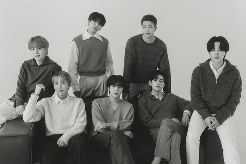 ＢＴＳのポップアップ「ＭＯＮＯＣＨＲＯＭＥ」　独デザイン賞受賞