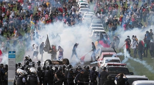 브라질리아에서 벌어진 '반 테메르' 시위[출처:국영 뉴스통신 아젠시아 브라질]