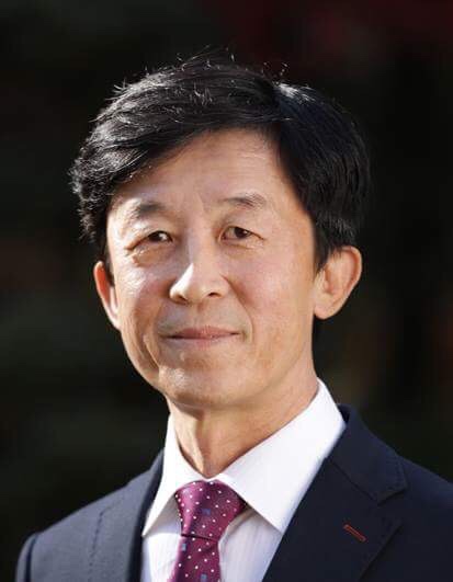 Jong-Hwa Lee (59 tuổi), một giáo sư tại Đại học Ajou, được bầu làm chủ tịch mới của Hiệp hội Kỹ sư Ô tô Hàn Quốc