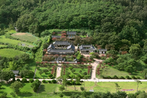 병산에서 내려다본 안동 병산서원 [사진/조보희 기자]