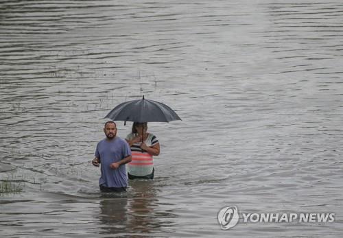 물에 잠긴 휴스턴 시가지 