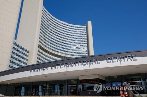 이란 "핵시설 입장불허 IAEA요원, 폭발성물질 양성반응"(종합)