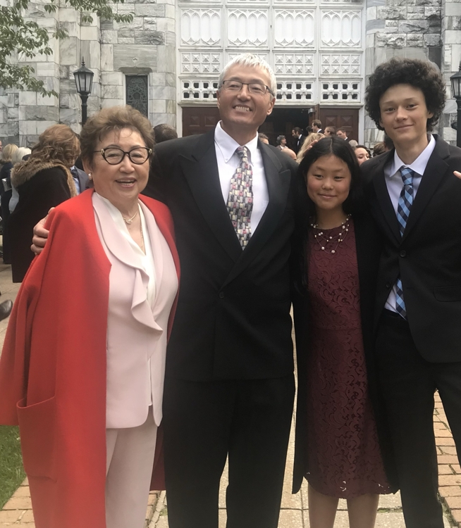 한국 국가대표 희망하는 미국 스케이트보드 선수 콜린 현의 가족사진