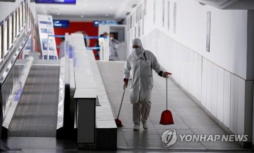 지난 2월 29일(현지시간) 아프리카 튀니지의 수도 튀니스의 공항 모습[로이터=연합뉴스]