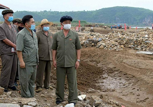 김덕훈 북한 내각총리, 첫 일정으로 황북 수해현장 방문