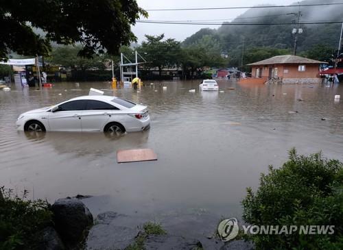 지난 폭우 때 침수된 화개장터 