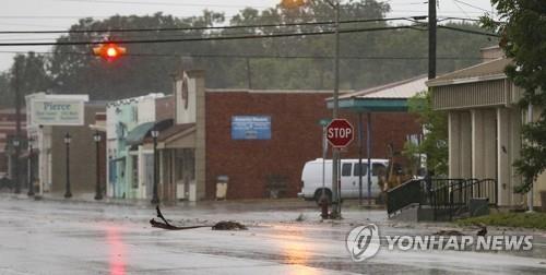 13일(현지시간) 텍사스주 팔라시오스의 모습.