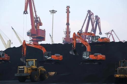 '전력난' 중국 급했나…"수입금지 호주산 석탄 보관분 풀어"