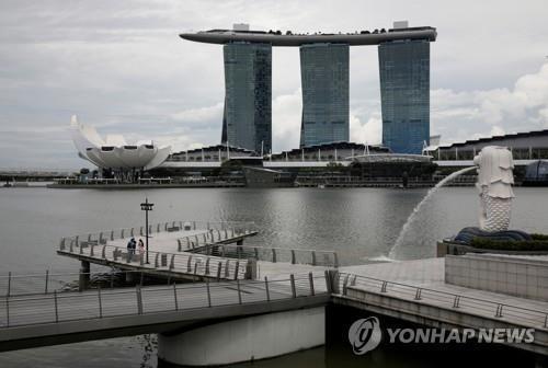 "'위드 코로나' 싱가포르, '아시아 허브' 경쟁서 홍콩 앞서가"