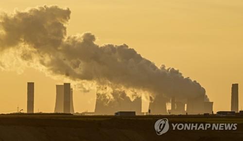 막대한 이산화탄소를 배출해 기후변화 주범 중 하나로 꼽히는 석탄 화력 발전소 [AP 연합뉴스 자료사진]