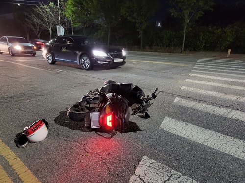 오토바이 뺑소니 사고 현장 사진