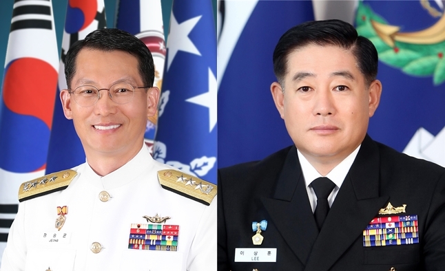 정승균 해군교육사령관(왼쪽)·이상훈 해군군수사령관
