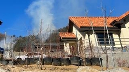 강원 평창 진부면서 산불…헬기 3대·37명 투입 진화 중