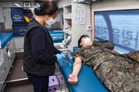 공군, 1년간 모은 '헌혈증 4천525장' 소아암 치료 위해 기부