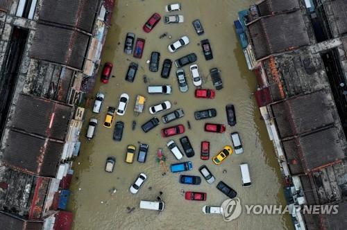 말레이시아 홍수 피해 '눈덩이'…1조7천억원 달해