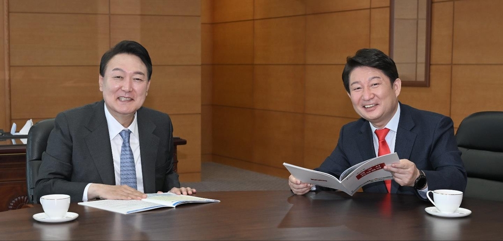 윤석열 대통령 당선인과 권영진 대구시장