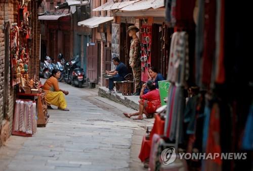 네팔도 '외화 부족난' 우려…사치품 수입 금지에 근무일도 단축