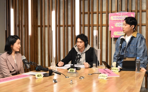 KBS 월드 라디오 '현해탄의 무지개'에 고정 출연 중인 나리카와 아야(맨 왼쪽). [본인 제공]