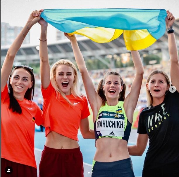 파리 다이아몬드리그에서 '반전 메시지'를 전한 우크라이나 높이뛰기 선수들
