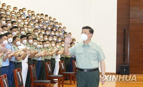 인민해방군 홍콩 주둔 부대 시찰한 시진핑