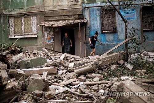 러시아군 공격으로 망가진 우크라이나 동부 도네츠크의 마을 