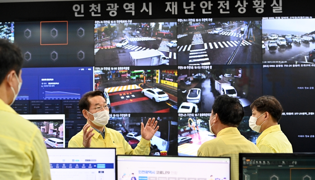 휴가 중 복귀한 유정복 인천시장