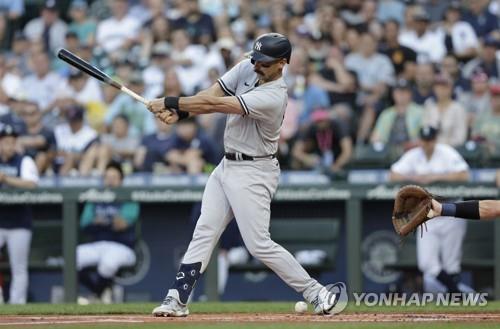 '양키스서 부활' 카펜터, 파울 타구에 발 골절…시즌아웃 위기 | 연합뉴스