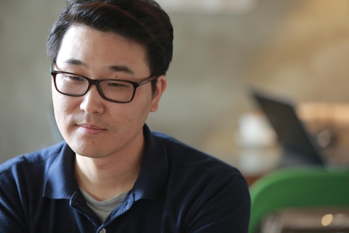 웹툰 '굿리스너' 작가 "어떤 고민은 털어놓는 순간 해소되죠"