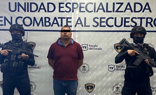 납치조직 이끈 멕시코 전직 경찰관(가운데)