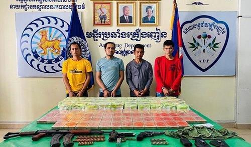 캄보디아 당국에 체포된 마약 범죄 용의자들