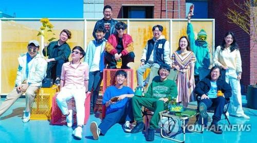 스케치소프트 팀원들. 녹색 옷 차림이 김용관 대표 [제공사진]