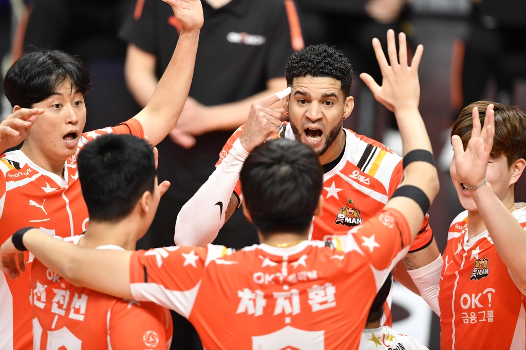 레오와 OK금융그룹 동료