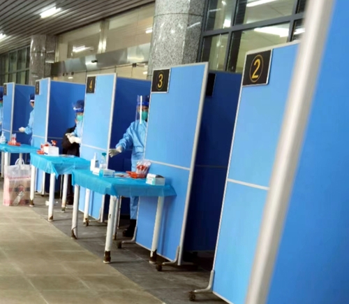중국 우한 공항에 설치된 한국인 등 외국인 대상 PCR 검사소