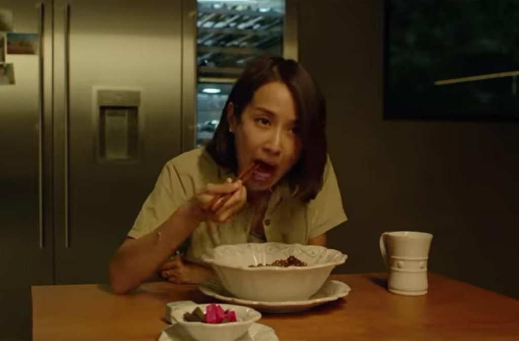 영화 '기생충'에서 연교(배우 조여정)가 '짜파구리'를 먹는 모습