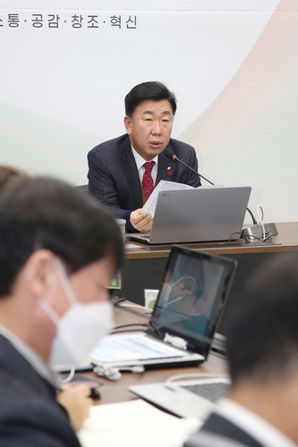 이범석 청주시장 "무심천 벚꽃 개화기 안전관리 신경 써야"