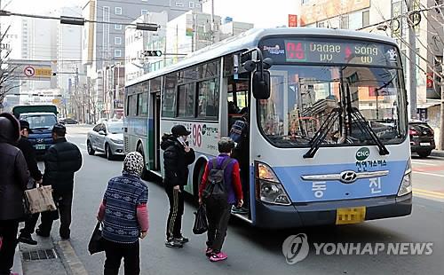 부산 오가는 시내버스 일부 폐선…김해시, 대체노선 신설 | 연합뉴스