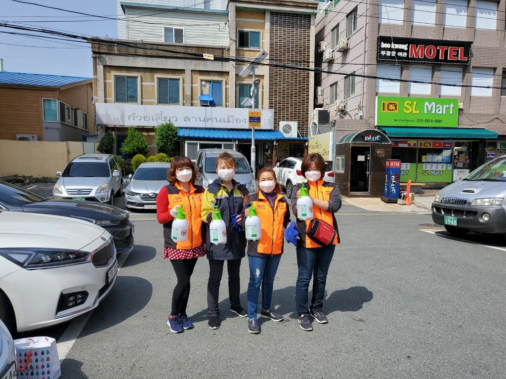 경남 김해시 다문화 전문 의용소방대원들