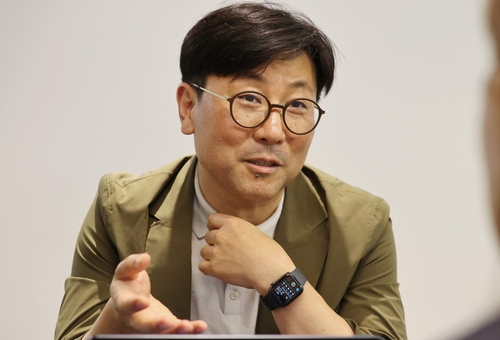 웹툰자율규제위원장 "원천 규제 불가능…사회적 합의로 바꿔야"