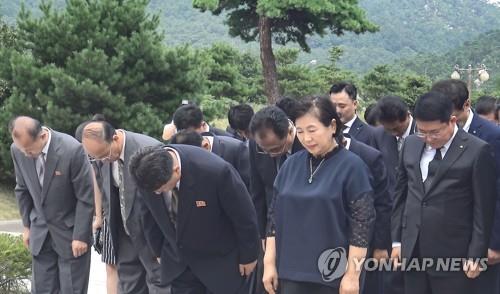 북, 현정은 방북 추진에 "검토의향도 없어"…통일부 "매우 유감"(종합)