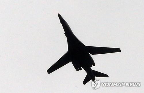 미 공군의 B-1B 랜서 전략폭격기