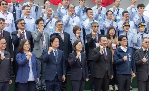 라이칭더 대만 총통 당선인과 차이잉원 총통(앞줄 왼쪽 3,4번째)