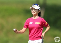 KLPGA '빅3' 대결에서 첫날 판정승 이예원 "한두 번도 아니고…"