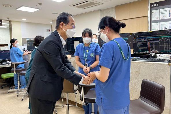 서울 양천구 이대목동병원 방문한 한덕수 국무총리