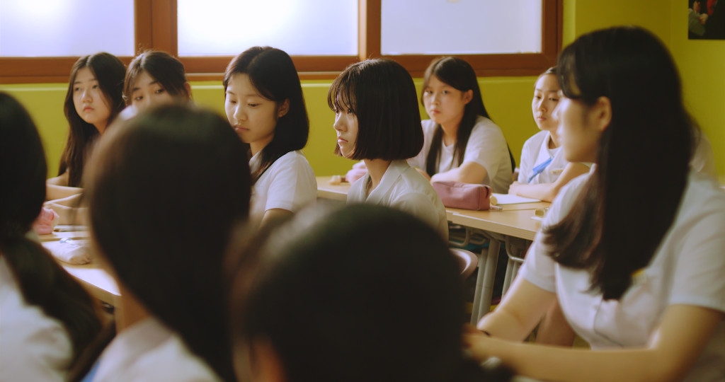 영화 '헨젤: 두 개의 교복치마'의 한 장면