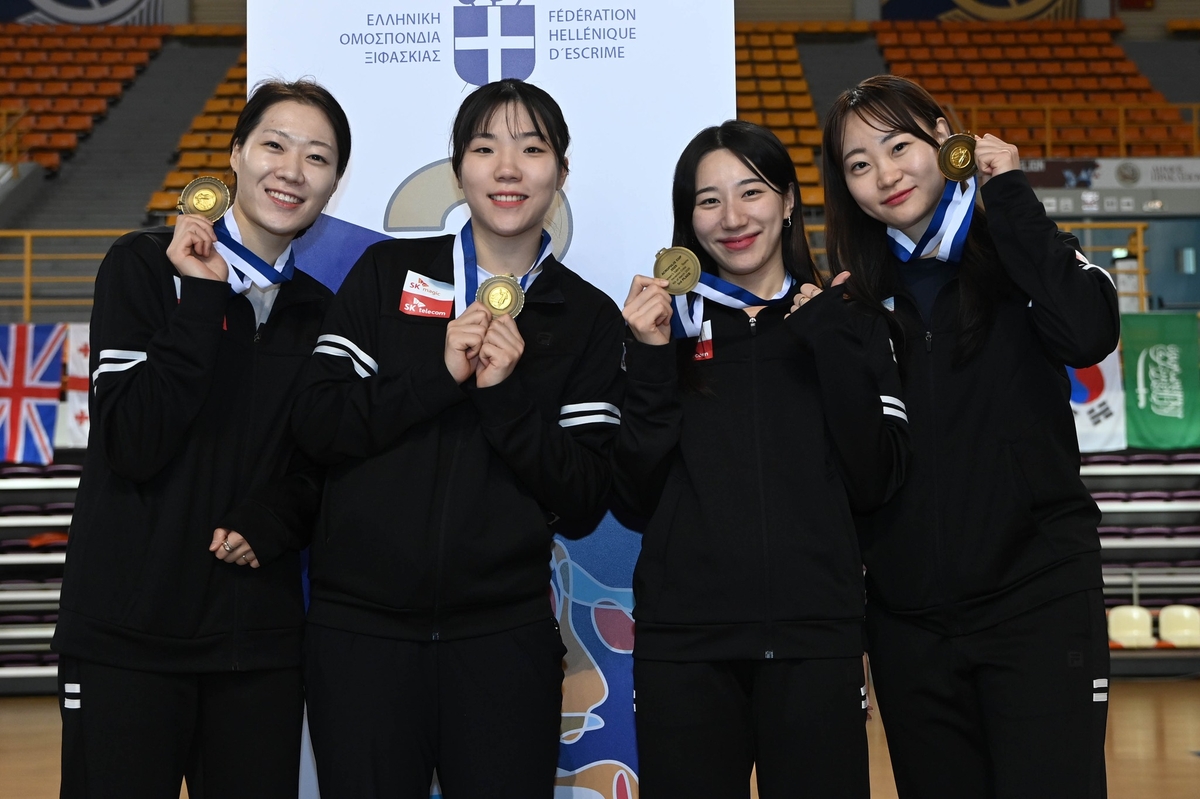 여자 사브르 대표팀의 서지연, 전하영, 김정미, 최세빈(왼쪽부터)