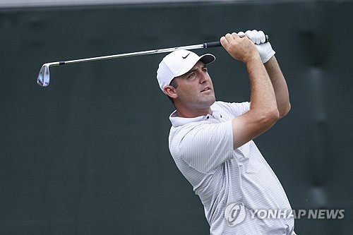 역시 세계 1위…셰플러, 홈팬 응원 속에 무결점 10언더파 맹타