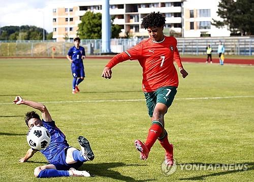 호날두 아들, 포르투갈 U-15 대표팀서 멀티골…아버지 세리머니