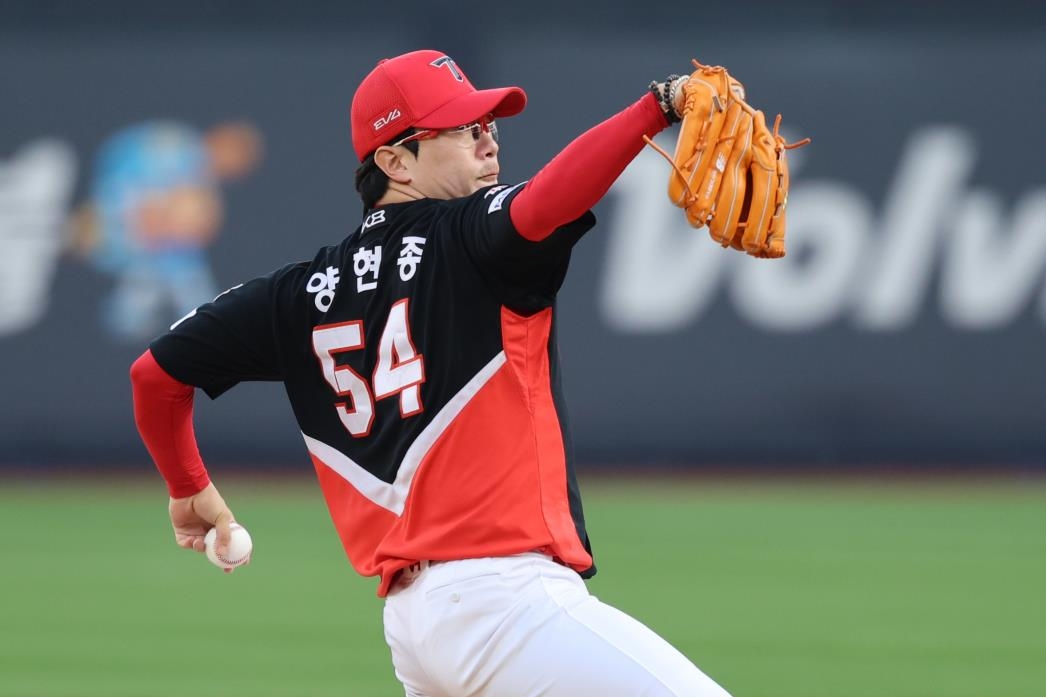 KIA, kt에 완승…양현종, 엉망진창 수비에도 꿋꿋이 역투